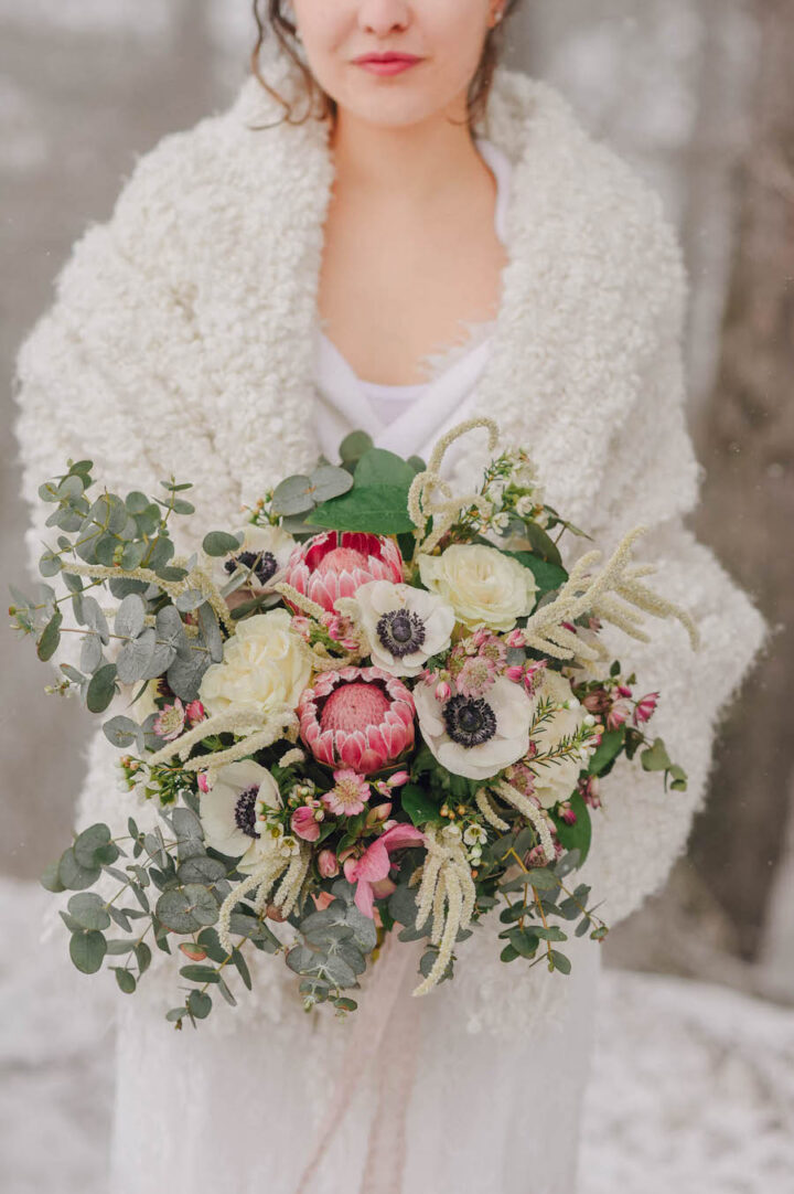bouquet-matrimonio-fiori-sposa-composizioni-floreali-sposi-mazzo-fiori-nozze-bottonerie-allestimenti-floreali-matrimoni-fiorista-cerimonie-alessandria-tortona-piemonte-002